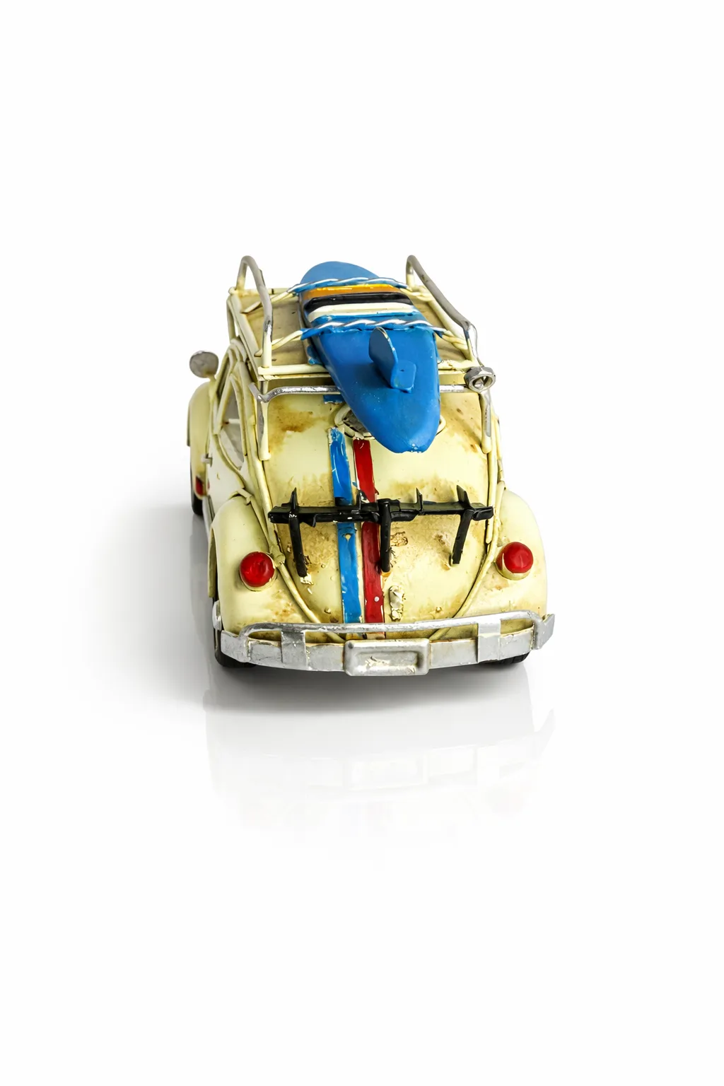 Dekoratif Metal Çerçeveli ve Kumbaralı Araba Modeli – Nostaljik Retro Masa & Ofis Dekoru