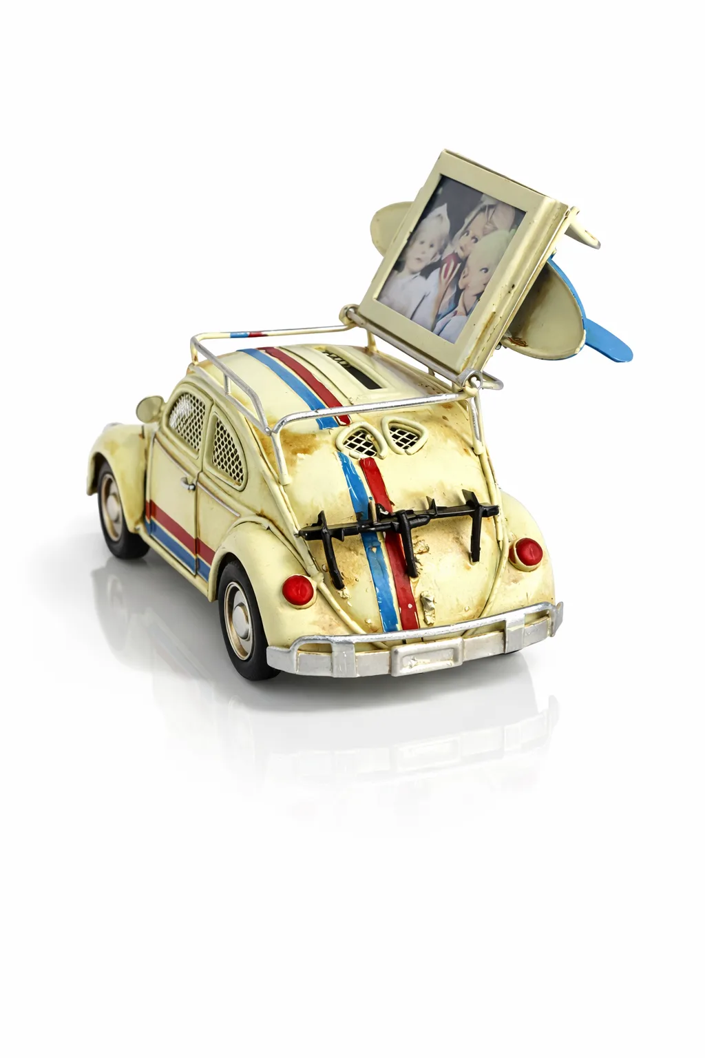 Dekoratif Metal Çerçeveli ve Kumbaralı Araba Modeli – Nostaljik Retro Masa & Ofis Dekoru