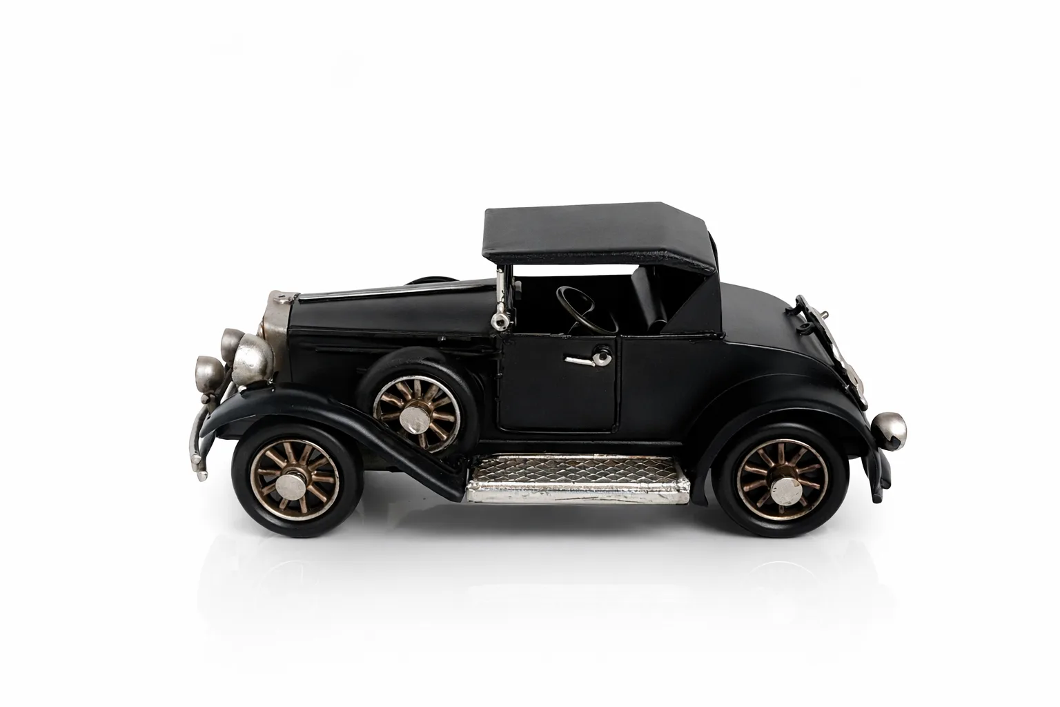 Dekoratif Metal Araba – Window Coupe Model | Modern Endüstriyel Tasarım