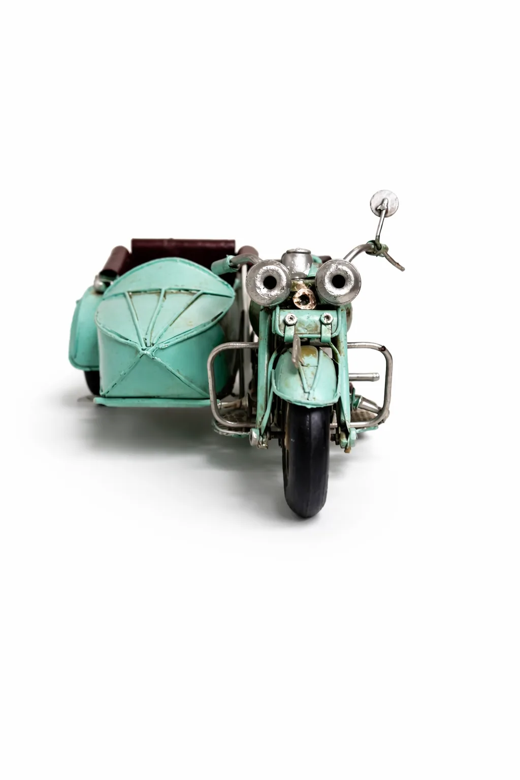 Dekoratif Metal Sepetli Motosiklet – Retro Sidecar Tasarım Masa Üstü Biblo