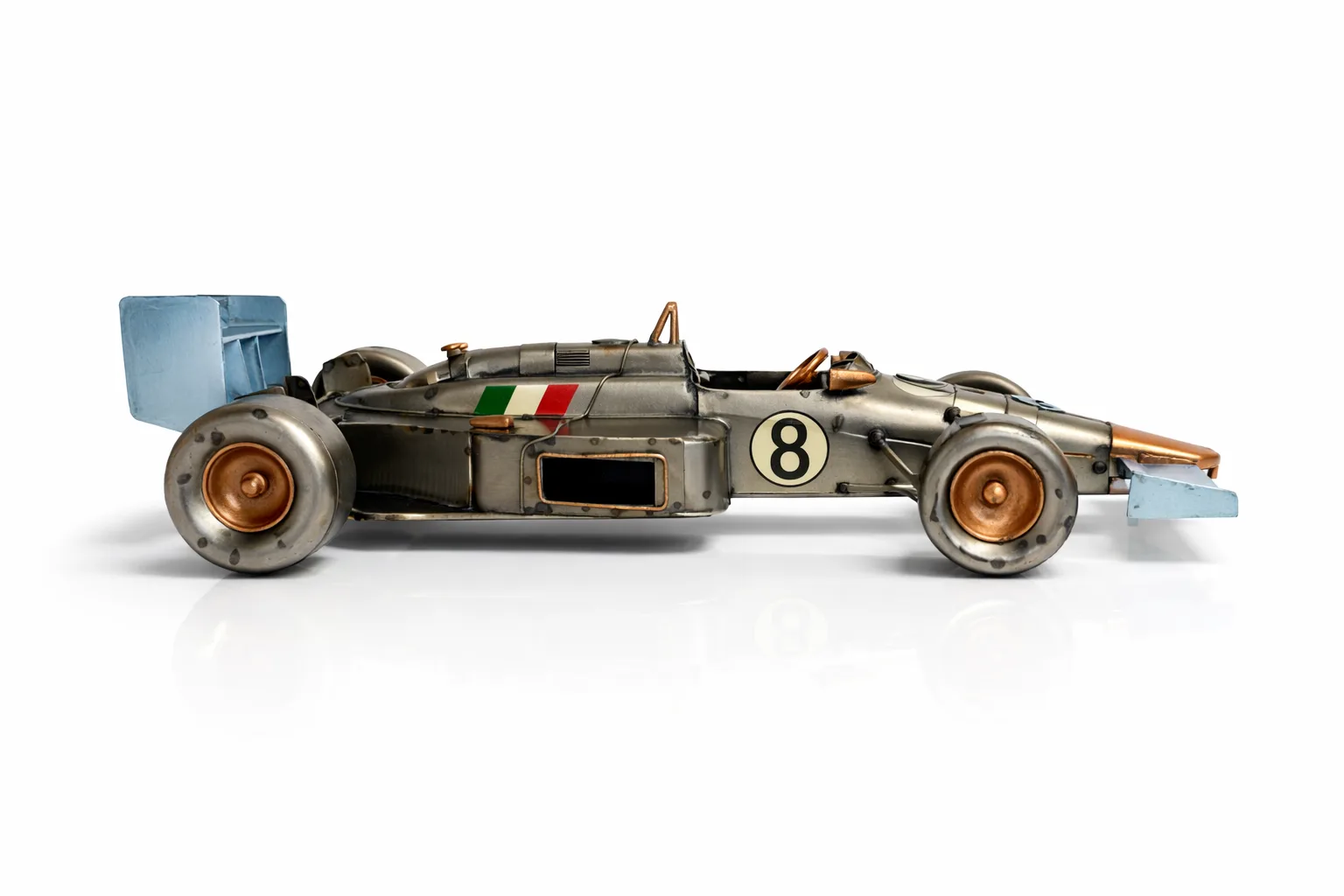 Dekoratif Metal Yarış Arabası – Retro Tasarım Masa Üstü Biblo